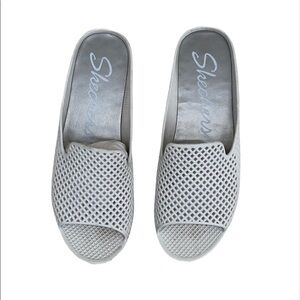 Skechers White Plastic Waffle Design Sandals Size 8